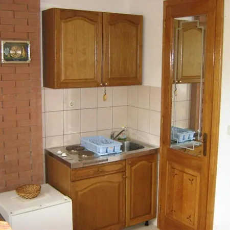 Arch1 - One Bedroom With Terrace 3